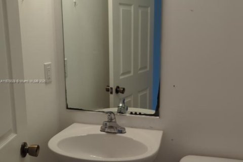 Adosado en alquiler en Dania Beach, Florida, 3 dormitorios № 2013757 - foto 15