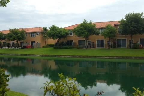 Adosado en alquiler en Dania Beach, Florida, 3 dormitorios № 2013757 - foto 3