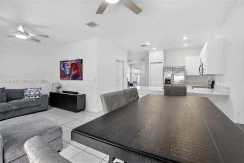 Adosado en venta en Lauderhill, Florida, 3 dormitorios, 151.99 m2 № 2186066 - foto 15