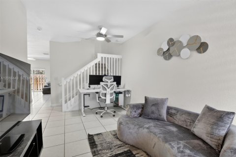 Adosado en venta en Lauderhill, Florida, 3 dormitorios, 151.99 m2 № 2186066 - foto 3