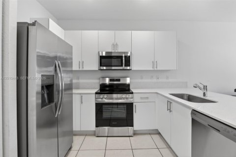 Adosado en venta en Lauderhill, Florida, 3 dormitorios, 151.99 m2 № 2186066 - foto 8