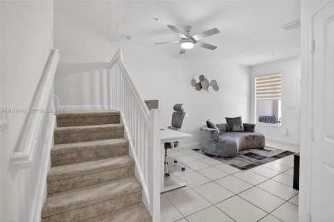 Adosado en venta en Lauderhill, Florida, 3 dormitorios, 151.99 m2 № 2186066 - foto 6