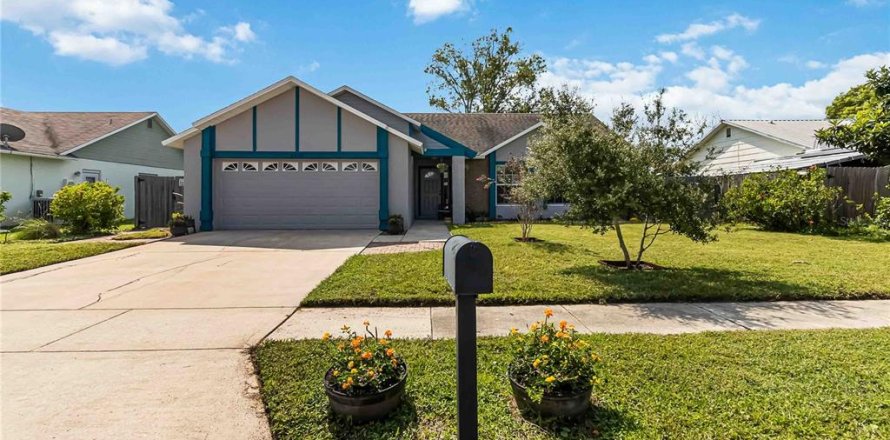 Casa en Kissimmee, Florida 3 dormitorios, 130.62 m2 № 1918004