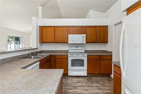 Casa en venta en Kissimmee, Florida, 3 dormitorios, 130.62 m2 № 1918004 - foto 12
