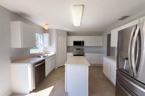 House in Palm Coast, Florida 5 bedrooms, 273.69 sq.m. № 2416517 - photo 2