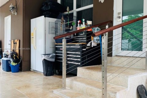 House in Hollywood, Florida 3 bedrooms, 121.7 sq.m. № 1960521 - photo 15