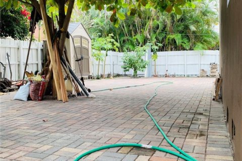 House in Hollywood, Florida 3 bedrooms, 121.7 sq.m. № 1960521 - photo 19