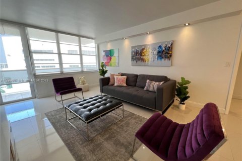 Снять в аренду кондоминиум в Холливуд, Флорида 2 спальни, 111.2м2, № 1983276 - фото 5