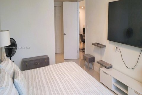 Снять в аренду кондоминиум в Холливуд, Флорида 2 спальни, 111.2м2, № 1983276 - фото 10