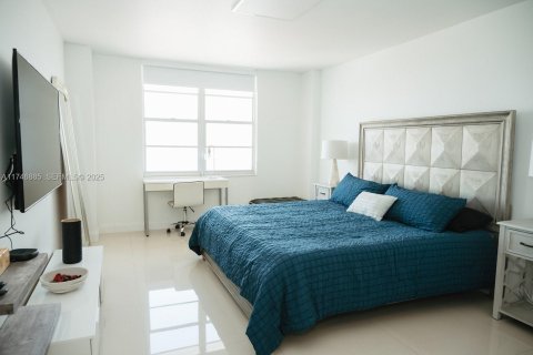 Снять в аренду кондоминиум в Холливуд, Флорида 2 спальни, 111.2м2, № 1983276 - фото 20