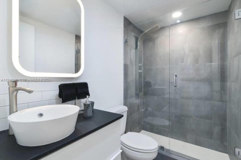 Снять в аренду кондоминиум в Холливуд, Флорида 2 спальни, 111.2м2, № 1983276 - фото 14