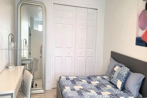 Снять в аренду кондоминиум в Холливуд, Флорида 2 спальни, 111.2м2, № 1983276 - фото 11