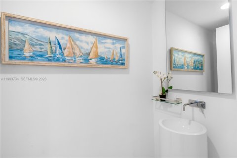 Condo in Bal Harbour, Florida, 2 bedrooms  № 2081041 - photo 20