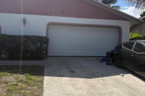Villa ou maison à vendre à Delray Beach, Floride: 2 chambres, 120.59 m2 № 2077774 - photo 2
