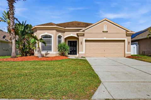 Villa ou maison à vendre à New Port Richey, Floride: 4 chambres, 270.9 m2 № 2395764 - photo 2