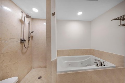 Купить кондоминиум в Авентура, Флорида 3 спальни, 156.17м2, № 1588209 - фото 24