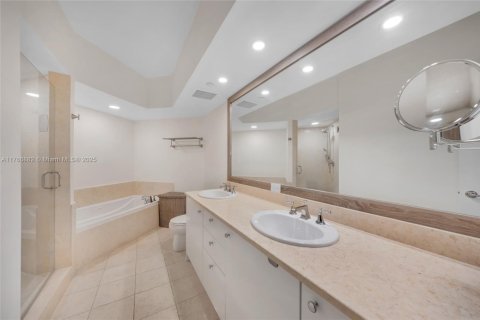 Купить кондоминиум в Авентура, Флорида 3 спальни, 156.17м2, № 1588209 - фото 23