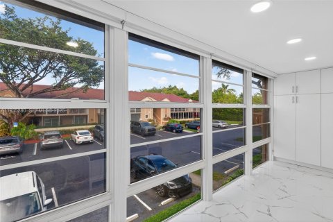 Condominio en alquiler en Doral, Florida, 2 dormitorios, 86.03 m2 № 1993602 - foto 28