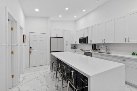 Condominio en alquiler en Doral, Florida, 2 dormitorios, 86.03 m2 № 1993602 - foto 6