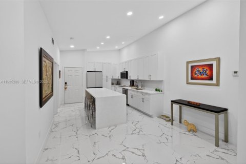 Condominio en alquiler en Doral, Florida, 2 dormitorios, 86.03 m2 № 1993602 - foto 2