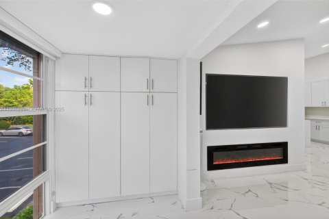 Condominio en alquiler en Doral, Florida, 2 dormitorios, 86.03 m2 № 1993602 - foto 25