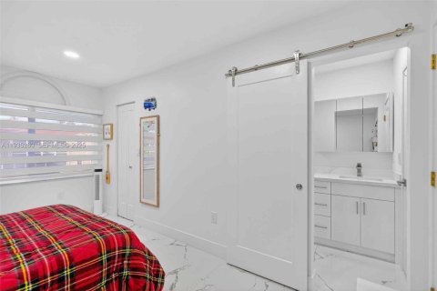 Condominio en alquiler en Doral, Florida, 2 dormitorios, 86.03 m2 № 1993602 - foto 16