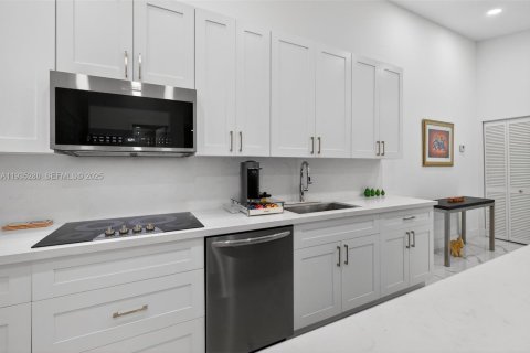 Condominio en alquiler en Doral, Florida, 2 dormitorios, 86.03 m2 № 1993602 - foto 5