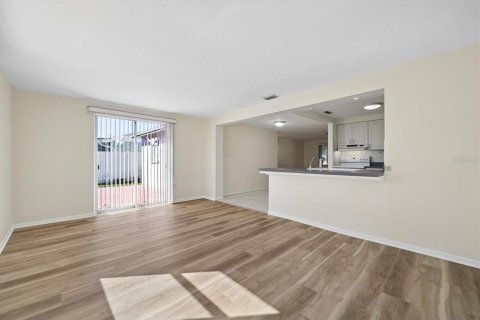 Casa en venta en Seminole, Florida, 2 dormitorios, 104.79 m2 № 2420638 - foto 3