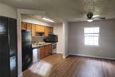 Appartement à louer à Lakeland, Floride: 2 chambres, 303.23 m2 № 2386452 - photo 3