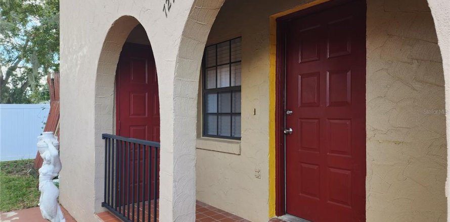 Appartement à Lakeland, Floride 2 chambres, 303.23 m2 № 2386452