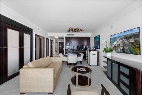 Condo in Miami Beach, Florida  № 1949492 - photo 5