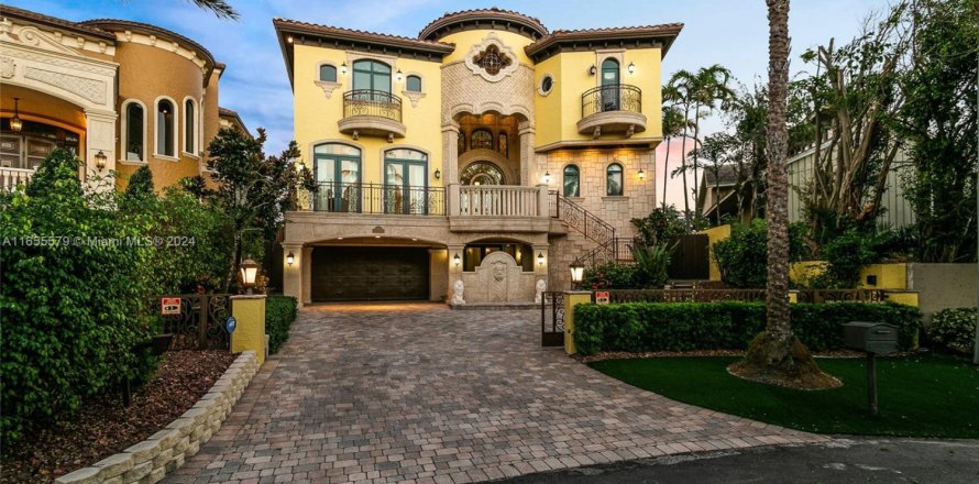 Villa ou maison à Pompano Beach, Floride 5 chambres, 629.97 m2 № 1943257