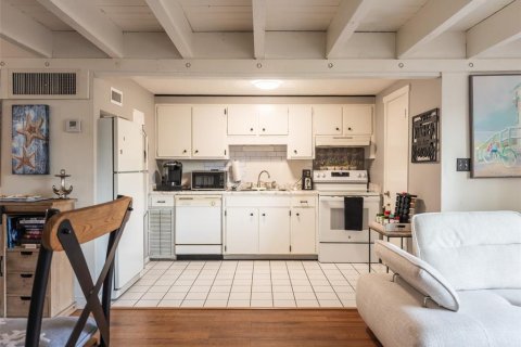 Condo in Ocala, Florida, 1 bedroom  № 2201510 - photo 9