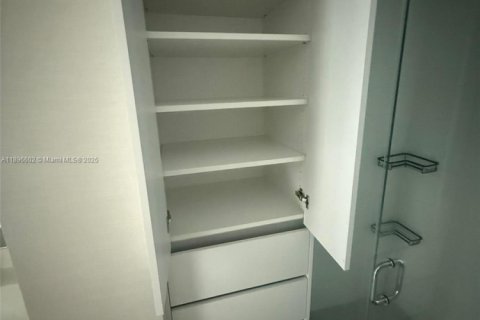 Снять в аренду кондоминиум в Майами, Флорида 1 спальня, 73.58м2, № 1947803 - фото 14