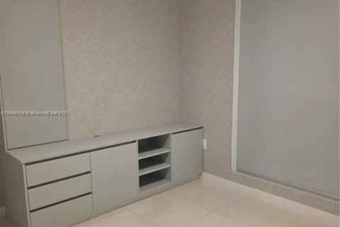 Снять в аренду кондоминиум в Майами, Флорида 1 спальня, 73.58м2, № 1947803 - фото 9