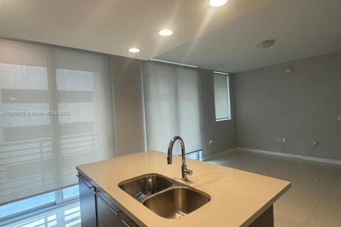 Снять в аренду кондоминиум в Майами, Флорида 1 спальня, 73.58м2, № 1947803 - фото 4