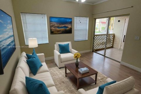 Condominio en alquiler en Hialeah, Florida, 1 dormitorio, 66.43 m2 № 1942634 - foto 2