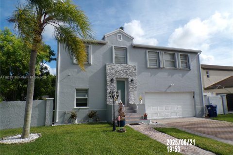 House in Homestead, Florida 5 bedrooms, 160.44 sq.m. № 1953298 - photo 5