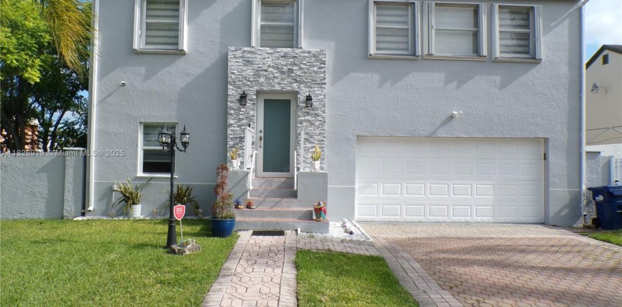 House in Homestead, Florida 5 bedrooms, 160.44 sq.m. № 1953298