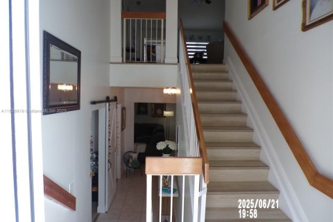 House in Homestead, Florida 5 bedrooms, 160.44 sq.m. № 1953298 - photo 7