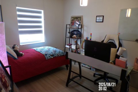 House in Homestead, Florida 5 bedrooms, 160.44 sq.m. № 1953298 - photo 11