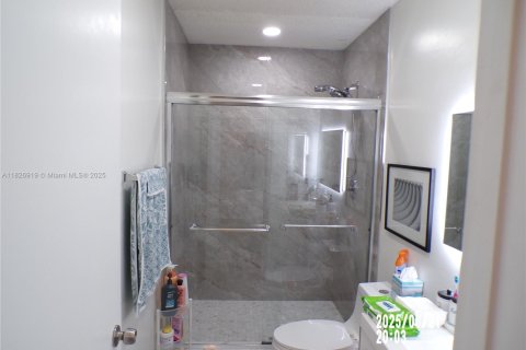 House in Homestead, Florida 5 bedrooms, 160.44 sq.m. № 1953298 - photo 14