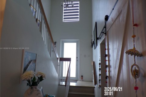 House in Homestead, Florida 5 bedrooms, 160.44 sq.m. № 1953298 - photo 9