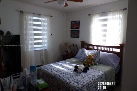 House in Homestead, Florida 5 bedrooms, 160.44 sq.m. № 1953298 - photo 26