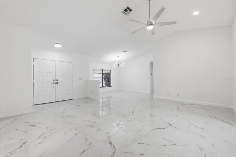 Casa en venta en Palm Harbor, Florida, 3 dormitorios, 163.79 m2 № 2284148 - foto 18