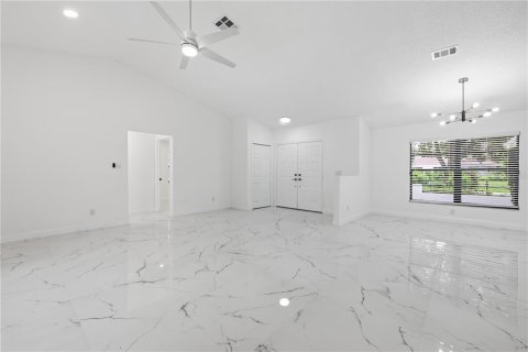 Casa en venta en Palm Harbor, Florida, 3 dormitorios, 163.79 m2 № 2284148 - foto 17