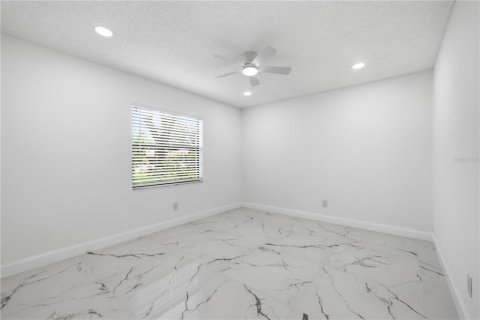 Casa en venta en Palm Harbor, Florida, 3 dormitorios, 163.79 m2 № 2284148 - foto 3