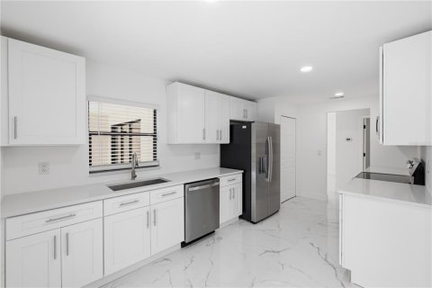 Casa en venta en Palm Harbor, Florida, 3 dormitorios, 163.79 m2 № 2284148 - foto 13
