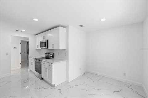 Casa en venta en Palm Harbor, Florida, 3 dormitorios, 163.79 m2 № 2284148 - foto 12