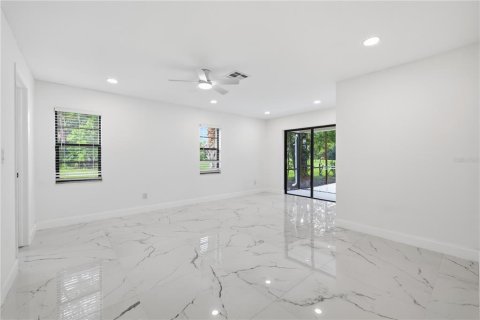 Casa en venta en Palm Harbor, Florida, 3 dormitorios, 163.79 m2 № 2284148 - foto 11